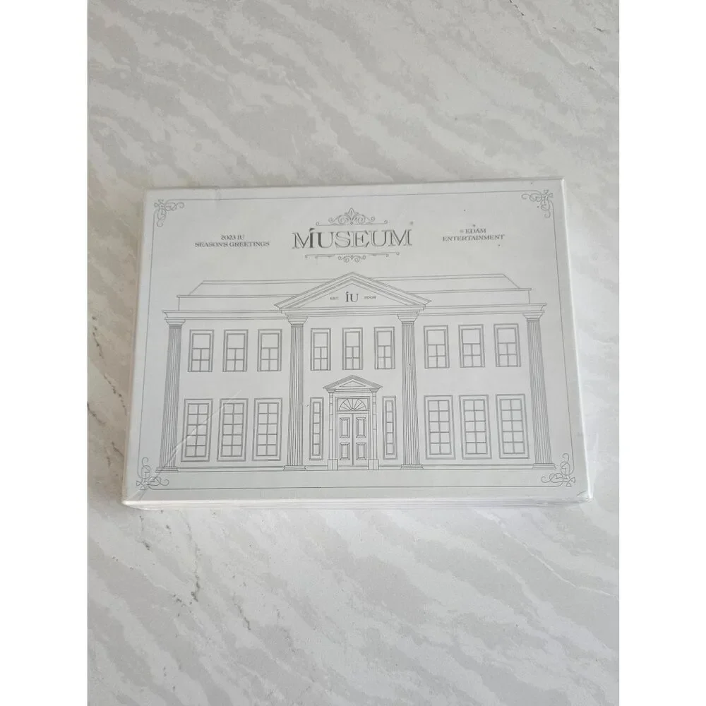 IU 2023 SEASON’S GREETINGS [ MUSEUM ] K-POP SEALED